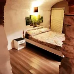 Maison De Village Au Coeur Du Vieil Antibes.